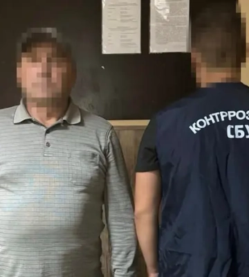 У ластах намагався перепливти Дніпро. Затримано ексчиновника, завербованого ФСБ