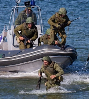 «Такие случаи не редкость». Российские морпехи тонут, пытаясь высадиться на островах Днепра — партизаны