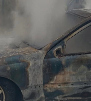 Вогнеборці ліквідували пожежу в автомобілі «MERCEDES-BENZ» у Самборі