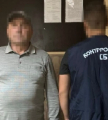 У ластах намагався перепливти Дніпро. Затримано ексчиновника, завербованого ФСБ