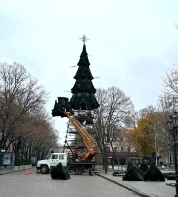 Як Одеса готується до новорічно-різдвяних свят