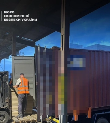 Масштабну тютюнову контрабанду на 165 млн затримали у порту Одещини
