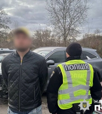 У Києві затримали зловмисника, який заволодів чужим автомобілем на СТО