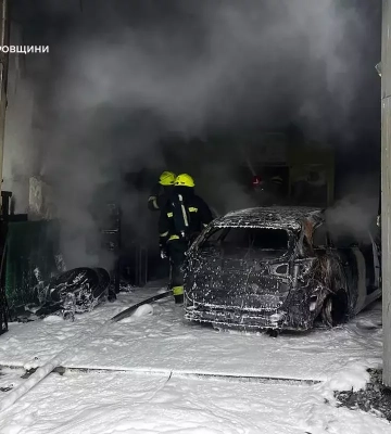 Пожежа на СТО у Дніпрі: постраждав чоловік