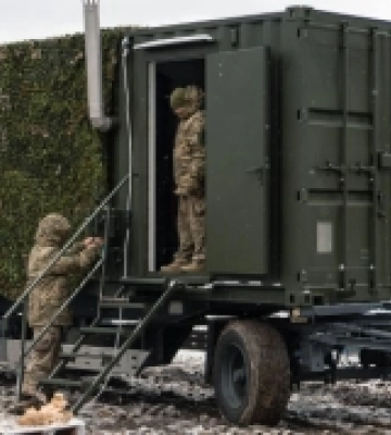 Рівненська громада передала воїнам обладнання для мобільних лазне-пральних комплексів