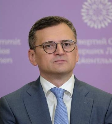 Зеленський не віддасть Донбас Росії навіть під тиском США, – Кулеба