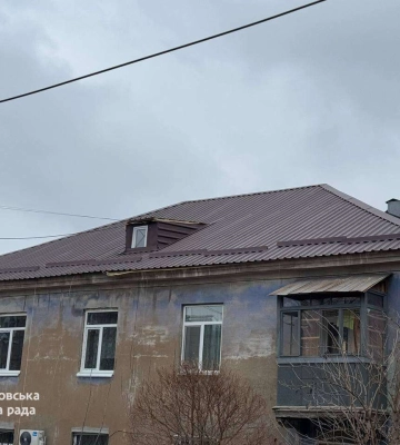 Перша допомога — від благодійних фондів, далі місто ліквідовує наслідки: як у Дніпрі допомагають будинкам ОСББ/ЖБК після ворожих обстрілів