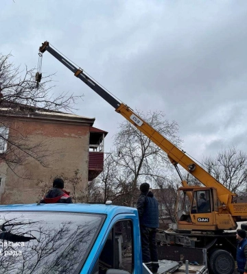 Перша допомога — від благодійних фондів, далі місто ліквідовує наслідки: як у Дніпрі допомагають будинкам ОСББ/ЖБК після ворожих обстрілів