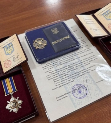 Посмертні нагороди вручили рідним загиблих в Олександрії