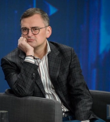 Дмитро Кулеба спростував фейк про те, що нібито утік до США