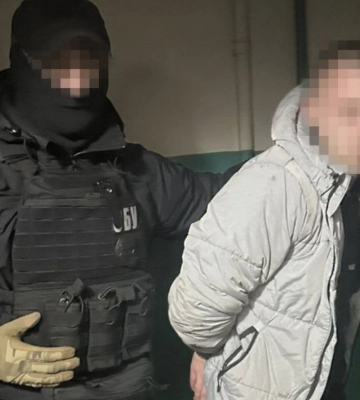 Намагалися знищити військові авто та адмінбудівлю: СБУ затримала 5 паліїв у двох областях. ФОТОрепортаж