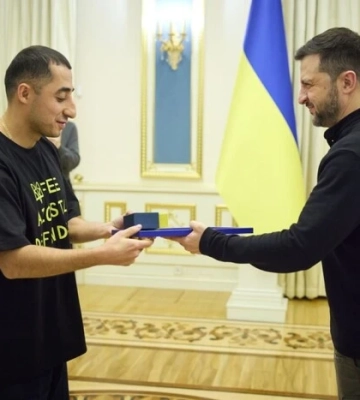 Президент вручив волонтерам спеціальну відзнаку «Золоте серце» 
