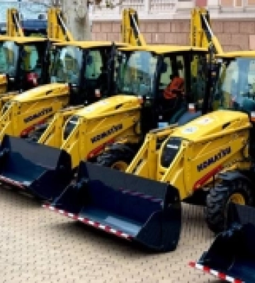 Одеса отримала від Японії вісім екскаваторів та запасні частини до них