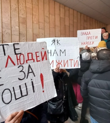 Залиште ярмарок! До депутатів Рівного прийшли десятки торговців
