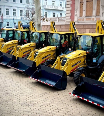 Одеса отримала вісім екскаваторів від Японії