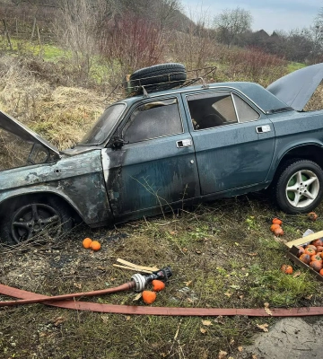 Берегівські рятувальники ліквідували загорання автомобіля