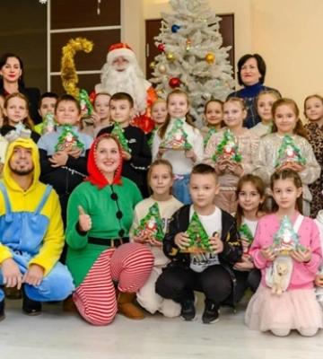 Як діти на прифронтовій Донеччині святкують День Миколая Як діти на прифронтовій Донеччині святкують День Миколая