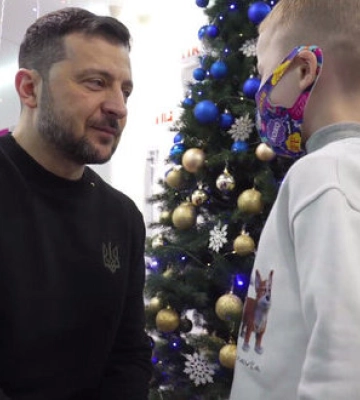 Зеленський відвідав &quot;Охматдит&quot; і привітав дітей із Днем святого Миколая. ВIДЕО
