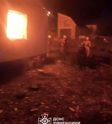У пекельному вогні вночі на Рівненщині загинула людина (ВІДЕО)
