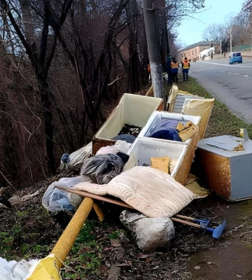 У середмісті Калуша виявили сміттєзвалище (ФОТО)