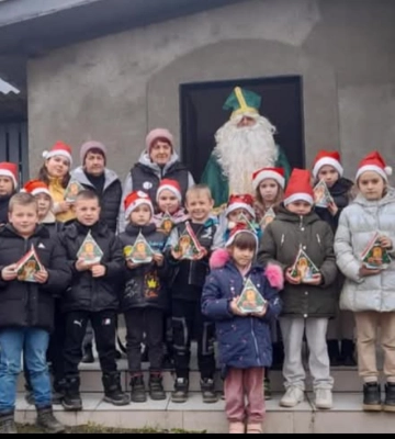 У Перечинській громаді до діток приходив щедрий Миколай
