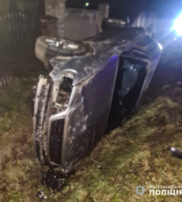 На Буковині внаслідок ДТП перекинувся автомобіль та загинув на місці його водій
