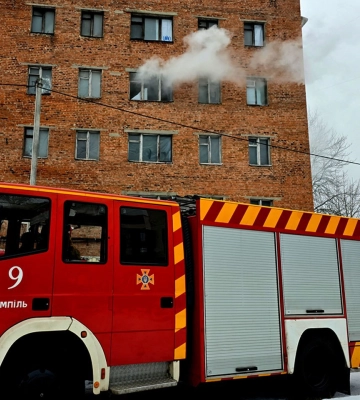 У Свесі рятувальники оперативно ліквідували пожежу в квартирі