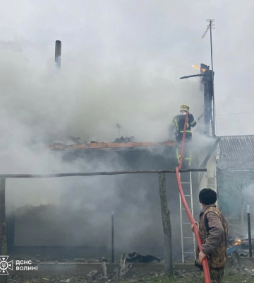 Замкнула проводка: в селі біля Світязя зайнявся житловий будинок 