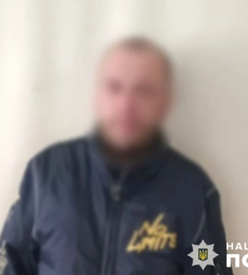 У Києві повідомлено про підозру домашньому насильнику, який тиранив власну матір