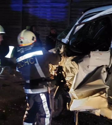 На Київщині рятувальники деблокували пораненого у ДТП водія та передали його медикам