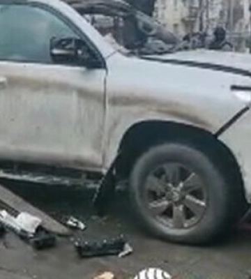 В Донецке прогремел взрыв: подорван внедорожник. ВИДЕО