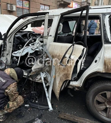 У центрі Донецька підірвали авто начальника Оленівської колонії: що відомо