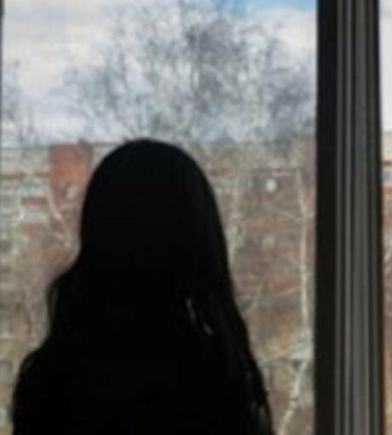 У Полтаві з 6-го поверху випала дівчина