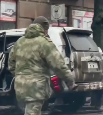 В окупованому Донецьку вибухнуло авто начальника Оленівської колонії Євсюкова, відео