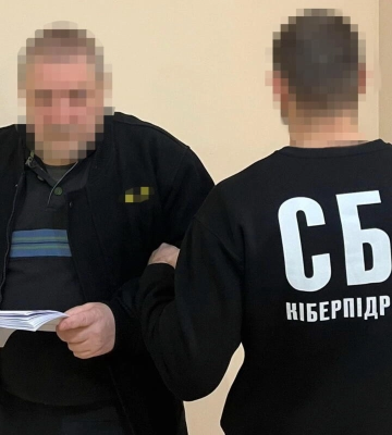Допомагав РФ наводити удари по військових об’єктах у Харкові: СБУ затримала 60-річного підозрюваного