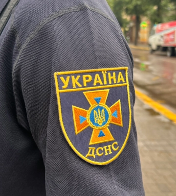 У Калуші рятувальники витягли хлопця, який упав у криницю. ФОТО