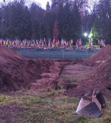 У Львові понад тисячу останків радянських окупантів ексгумували з Марсового поля