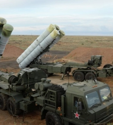 Британська розвідка показала наслідки удару ЗСУ по російському С-400 в Криму