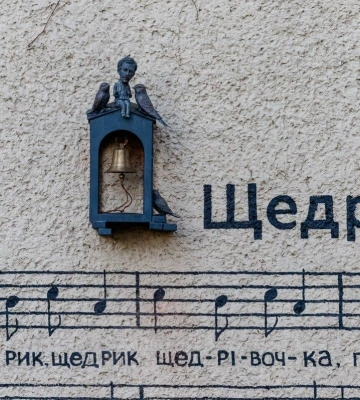 В Ужгороде появилась мини-скульптурка в честь автора легендарного &quot;Щедрика&quot;