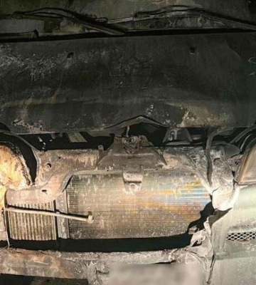 У Кременчуці неповнолітня дівчина підпалила військове авто