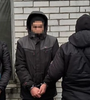 Правоохоронці затримали 5 підлітків, які підпалювали військові автівки й адмінбудівлі на замовлення РФ