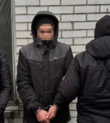 Правоохоронці затримали 5 підлітків, які підпалювали військові автівки й адмінбудівлі на замовлення РФ
