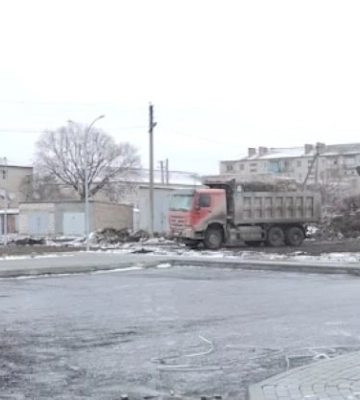 Оккупанты устроили в селе под Мелитополем самопиар на лавочках, фонарях и ямах (скрин)