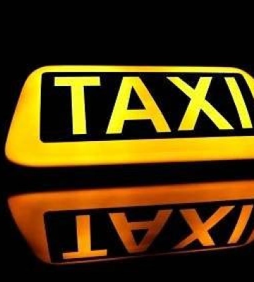 На Київщині водійка таксі висадила сім'ю загиблого військового через прохання вимкнути російськомовний навігатор