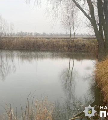 В селі Тарасівка у водоймі виявлено тіло чоловіка без ознак життя