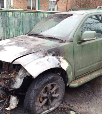 В Киеве задержали молодых людей, которые за 1000 долларов подожгли авто военного ВСУ