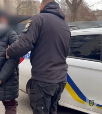 В Одесі затримали молодика за підозрою у підпалі автомобіля