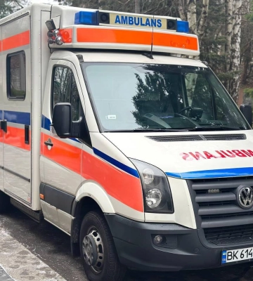 Громада Рівного передала чергове авто для військових