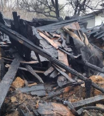 В Одесі чоловік намагався самостійно загасити пожежу — він у лікарні