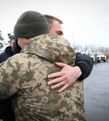 Київщина передала 20 пікапів 72-й бригаді - Кравченко
